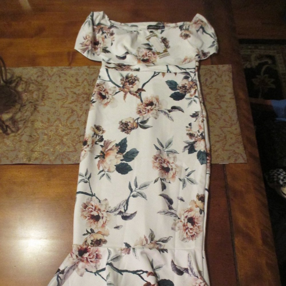 NWT "boo hoo" Tammi Floral Bardot Frill Hem Dressy Midi Dress. Women's size 4